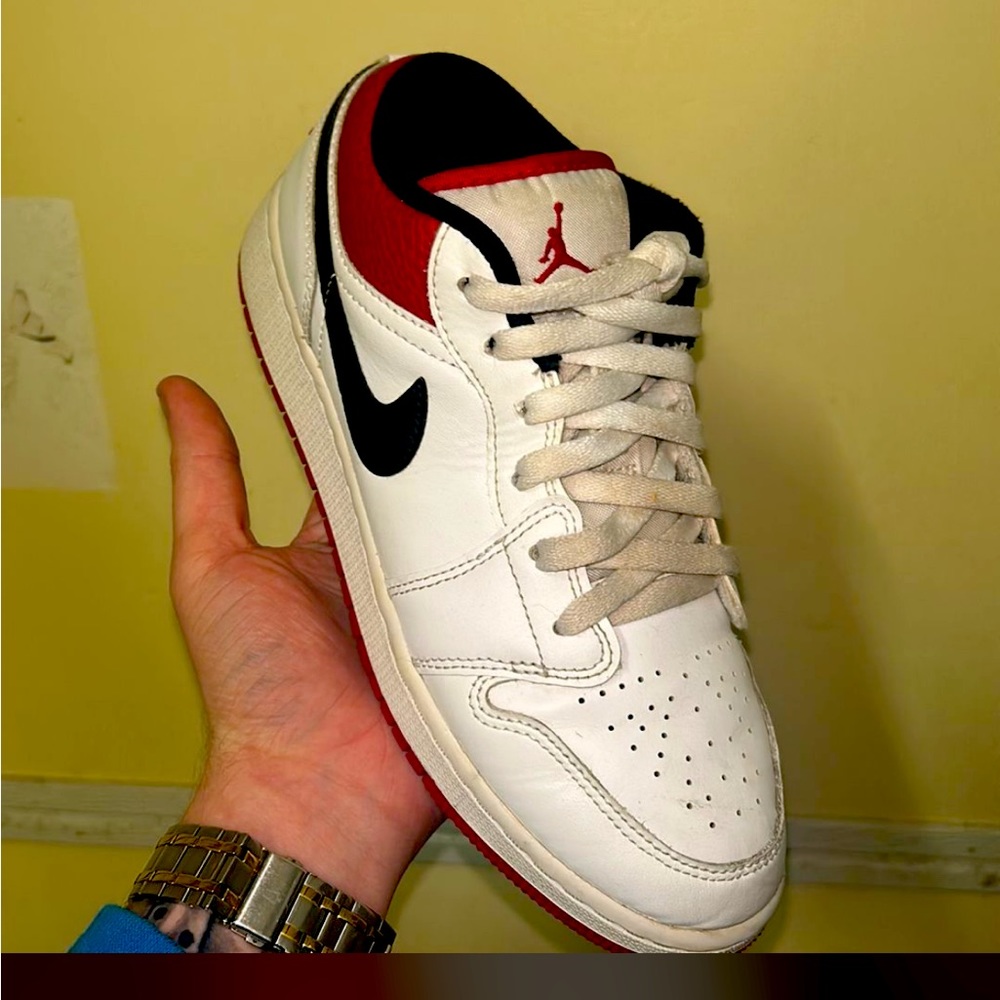Size 6y Jordan 1